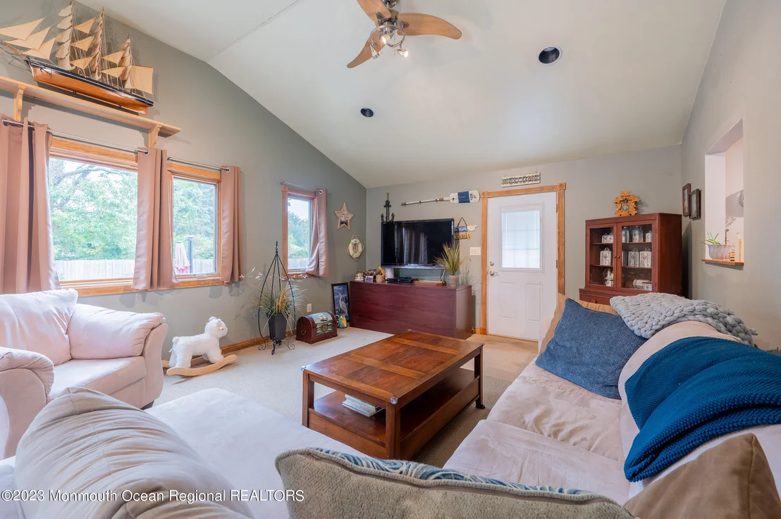 Photo of 1147 Overlook Drive