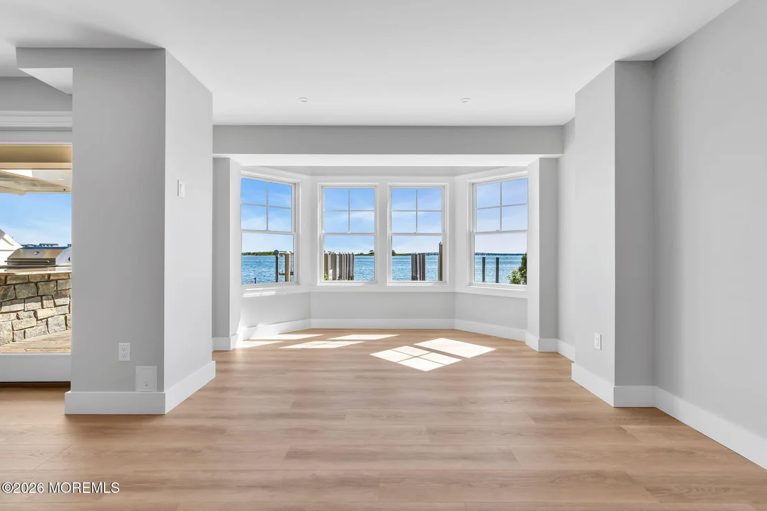 Photo of 153 Pershing Boulevard