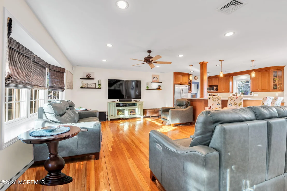 Photo of 475 Admiral Road