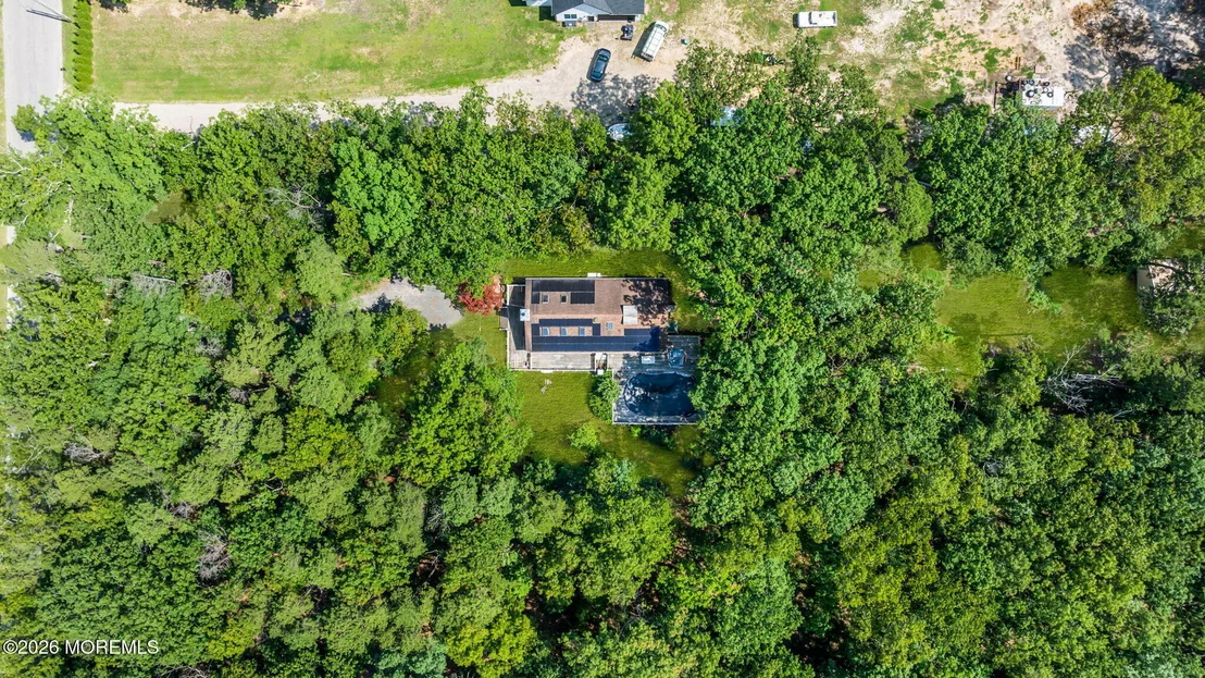 Photo of 571 Whitecomb Avenue