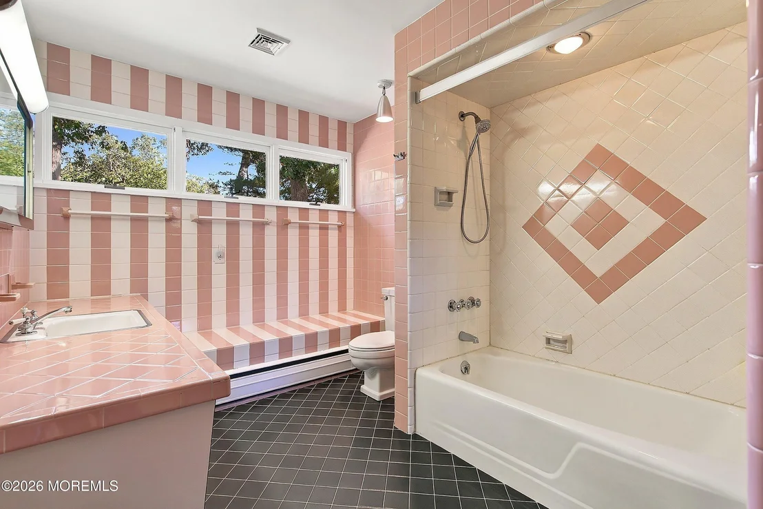 Photo of 706 Hillside Avenue