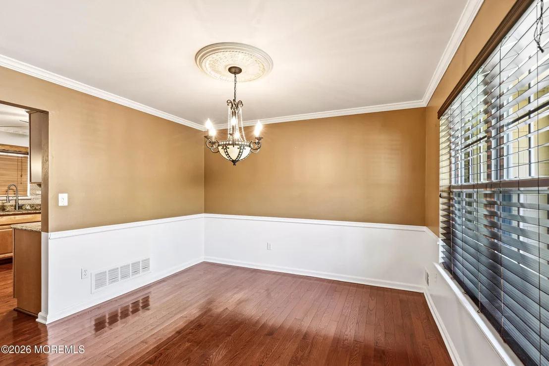 Photo of 339 Murray Drive