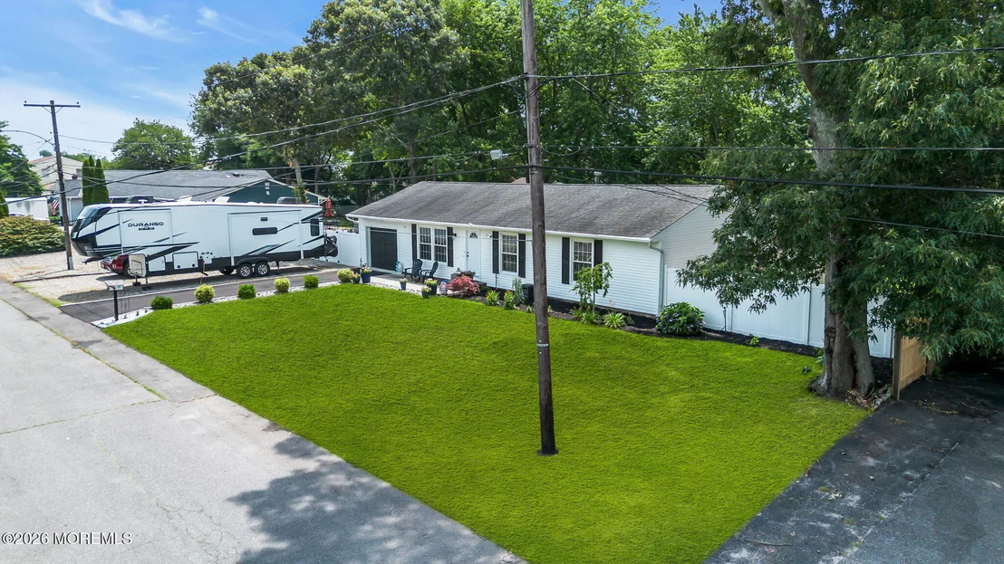 Photo of 417 Chestnut Drive