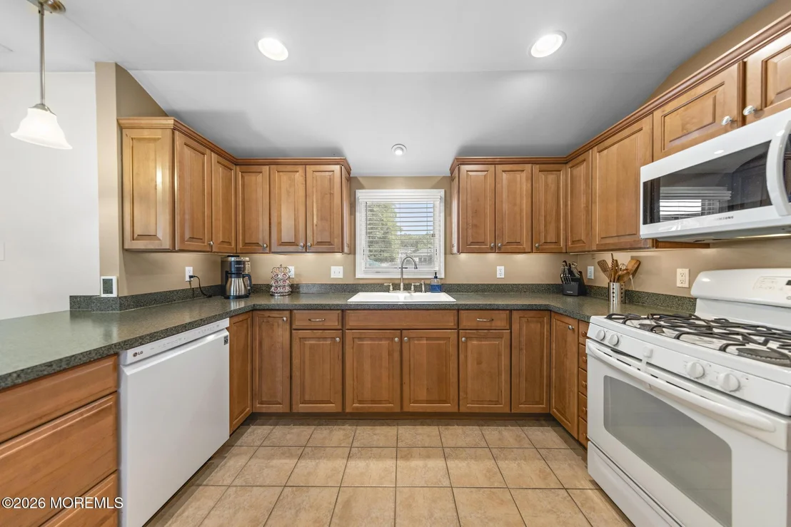 Photo of 211 3rd Avenue