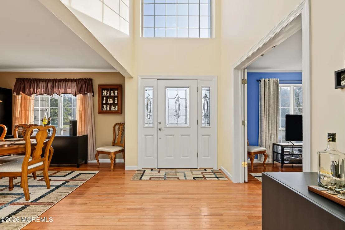 Photo of 611 Winterberry Boulevard