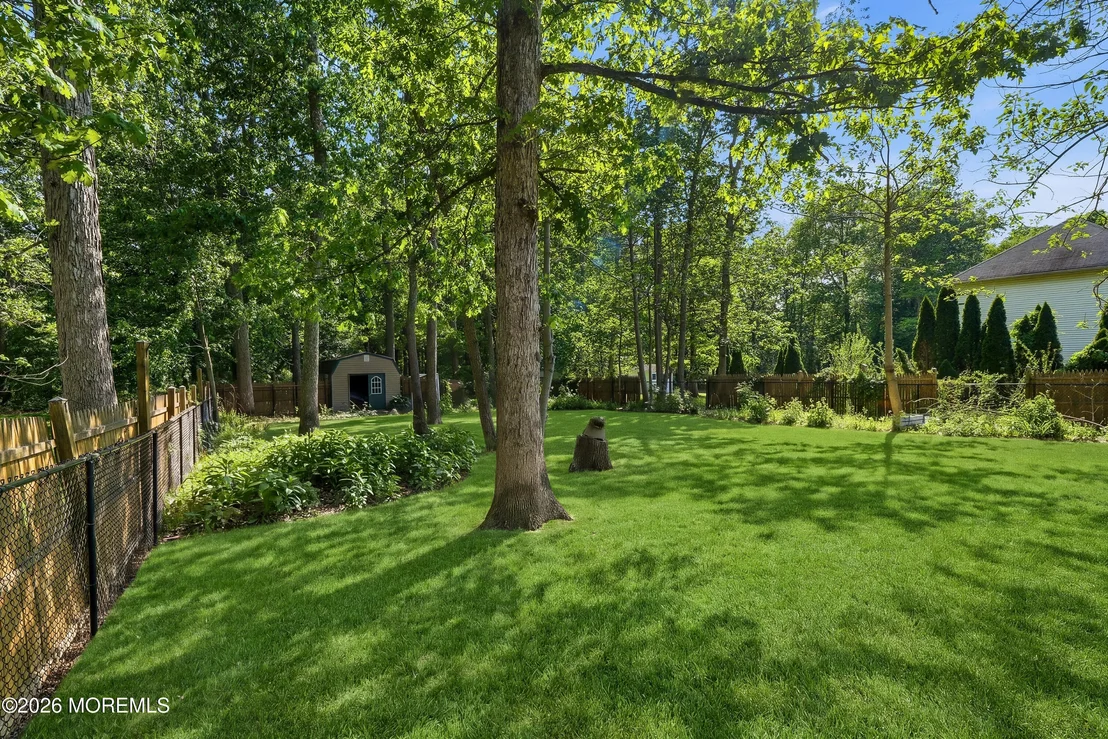 Photo of 16 Crest Road