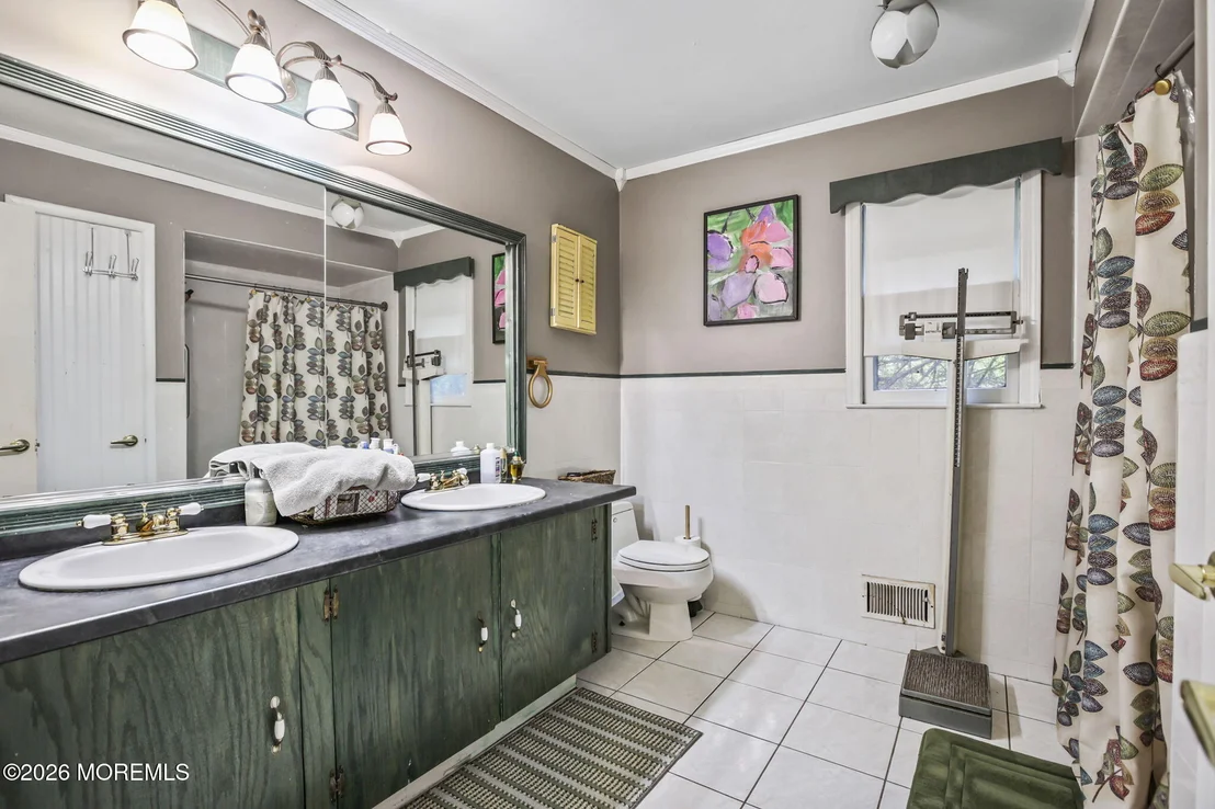 Photo of 5 Spencer Circle