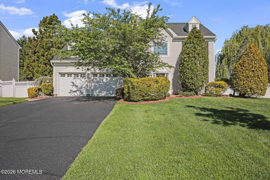 Photo of 389 Fordham Place