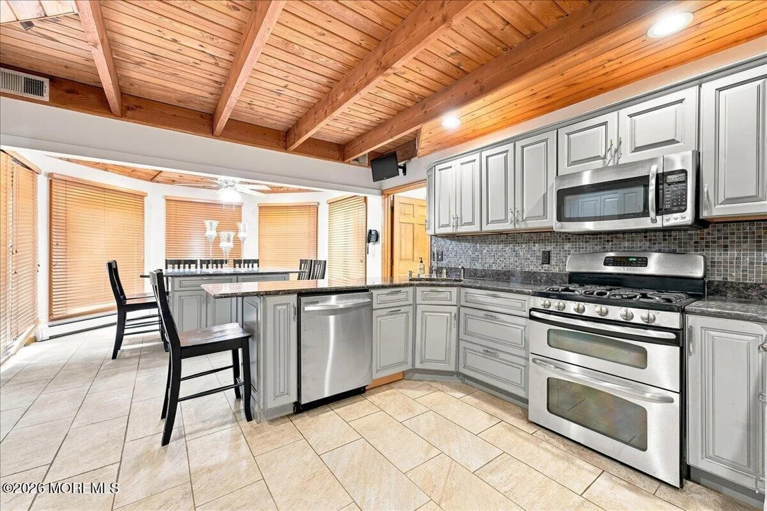 Photo of 483 Drum Point Road