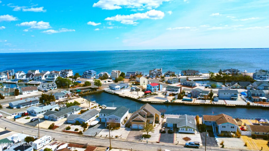 Photo of 232 Montclair Road S