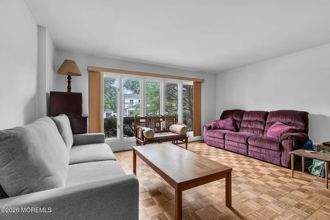 Photo of 343 River Road