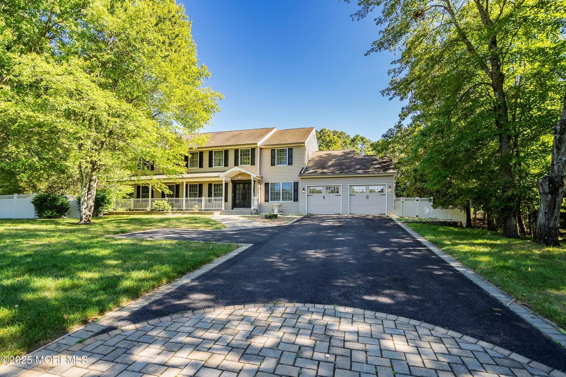 Photo of 657 Rodrigues Lane