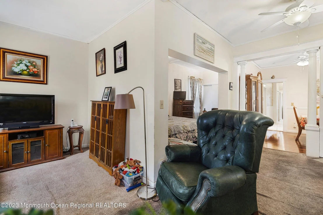 Photo of 57 Pineview Avenue