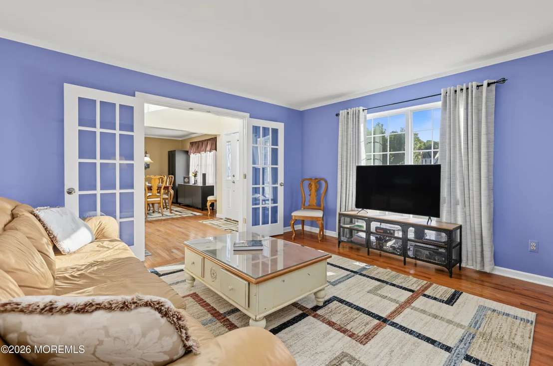Photo of 611 Winterberry Boulevard