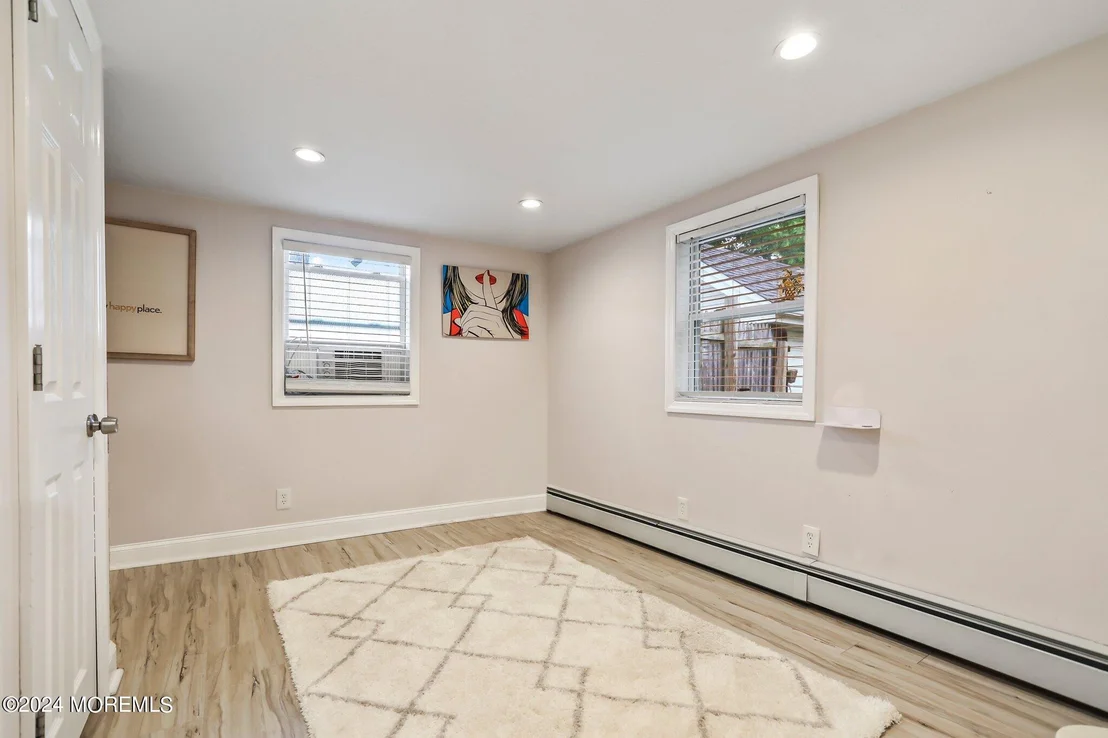 Photo of 785 Lakeshore Drive