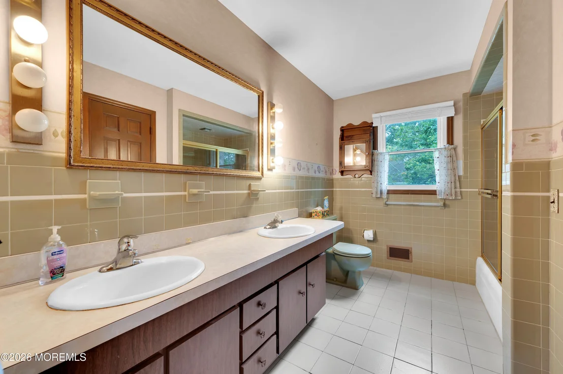 Photo of 1747 Forge Pond Road