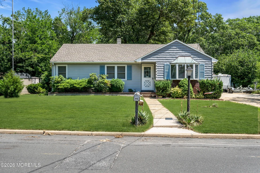 Photo of 416 Macarthur Drive