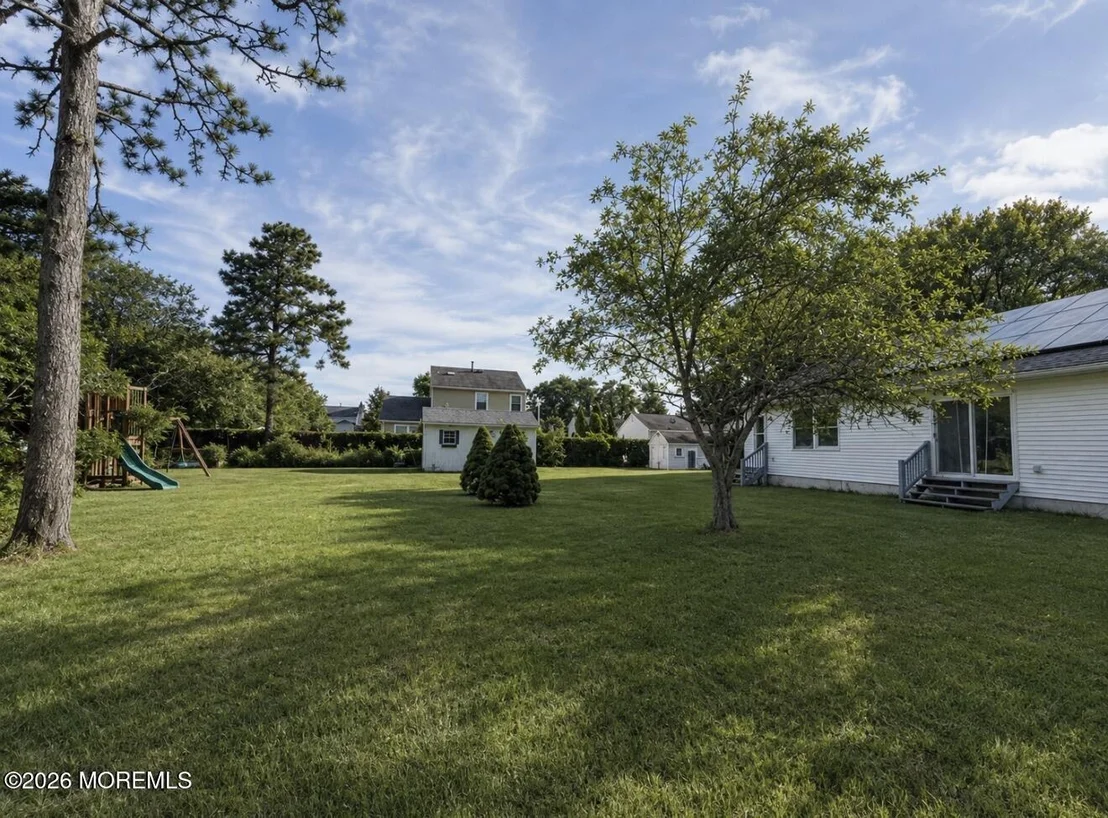 Photo of 565 Azalea Drive