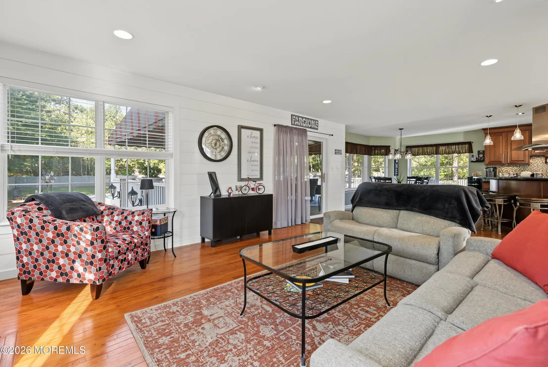 Photo of 611 Winterberry Boulevard
