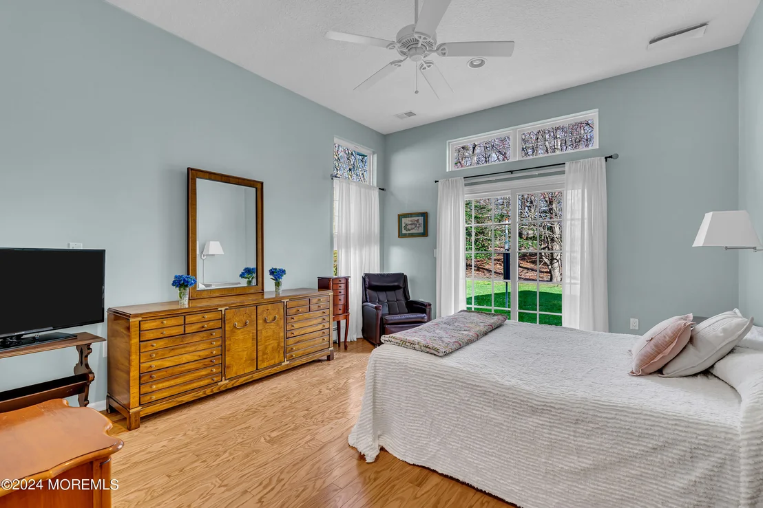 Photo of 2584 Collier Road