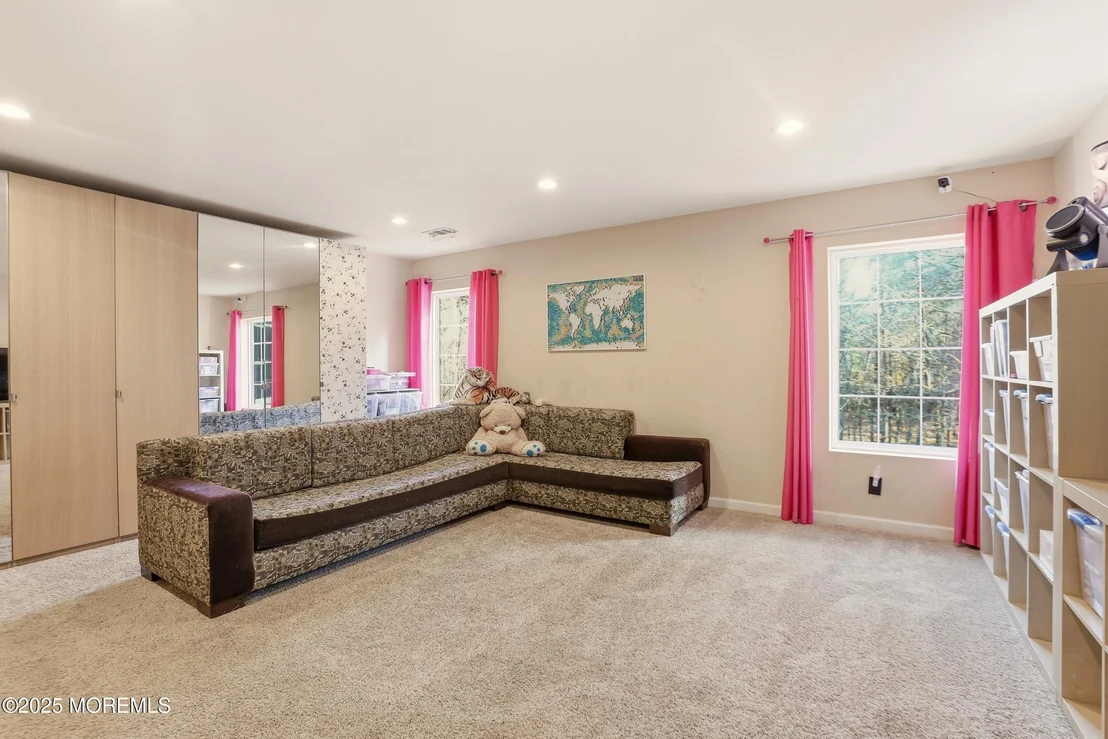 Photo of 2 Woods Edge Drive