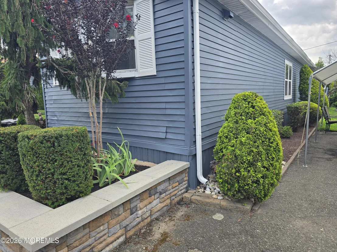 Photo of 7 Shady Lake Circle