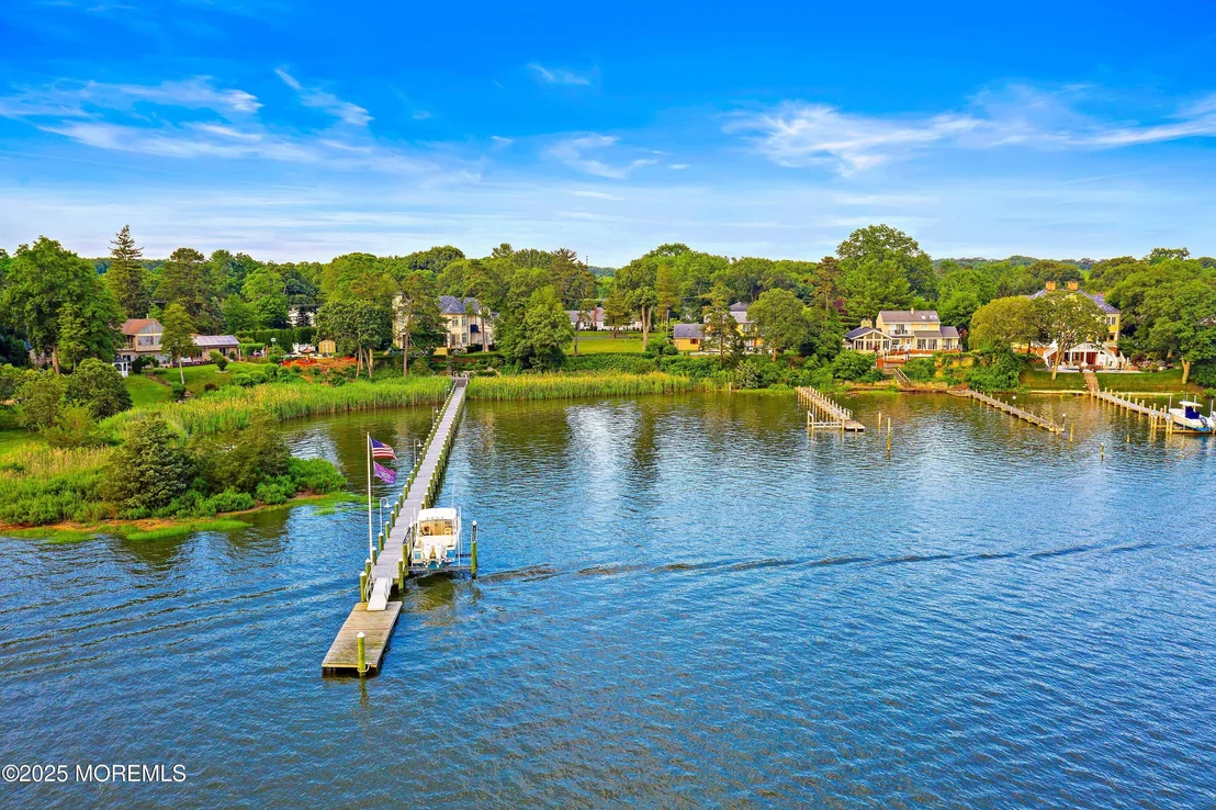 Photo of 2639 River Road