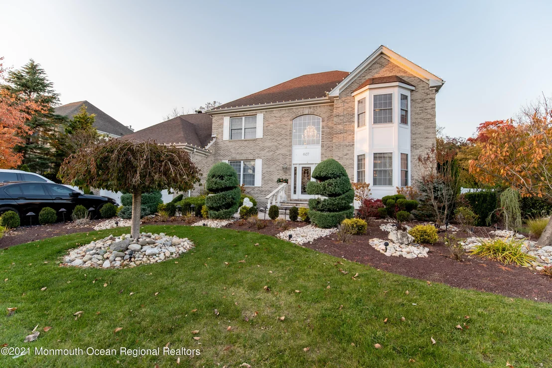 Photo of 607 Windcrest Court
