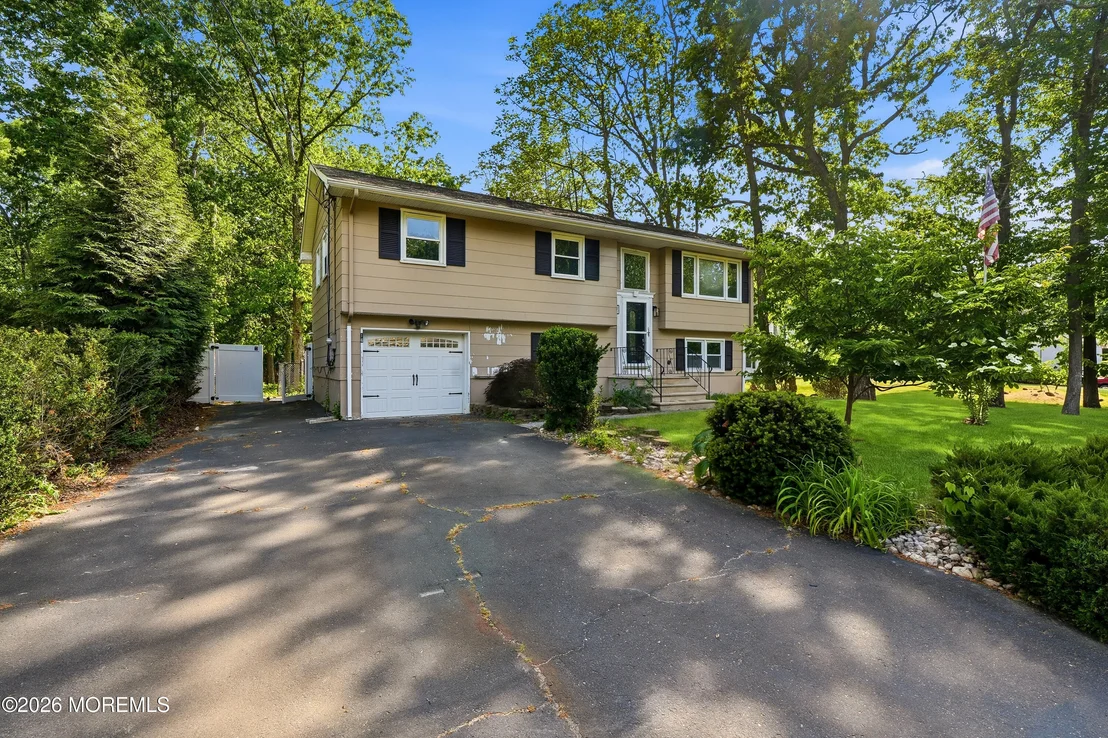 Photo of 16 Crest Road