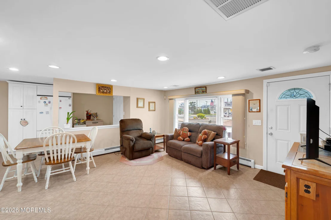 Photo of 202 5th Avenue