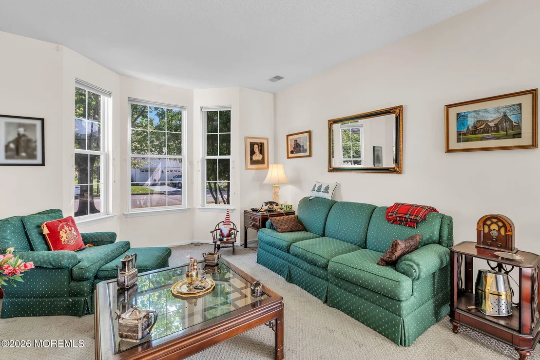 Photo of 2593 Collier Road