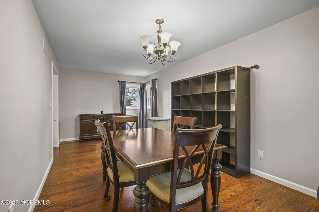 Photo of 335 Middle Road