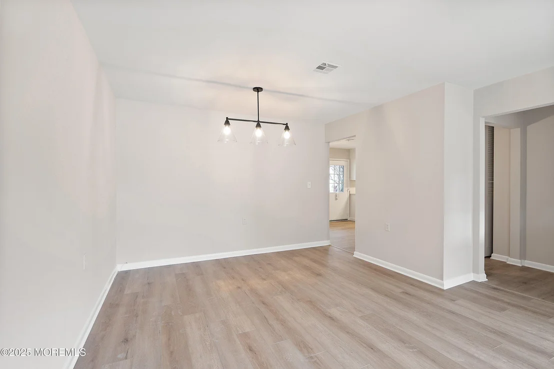 Photo of 1087B Argyll Circle