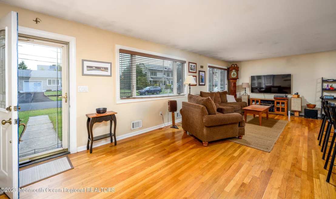 Photo of 425 Harris Avenue