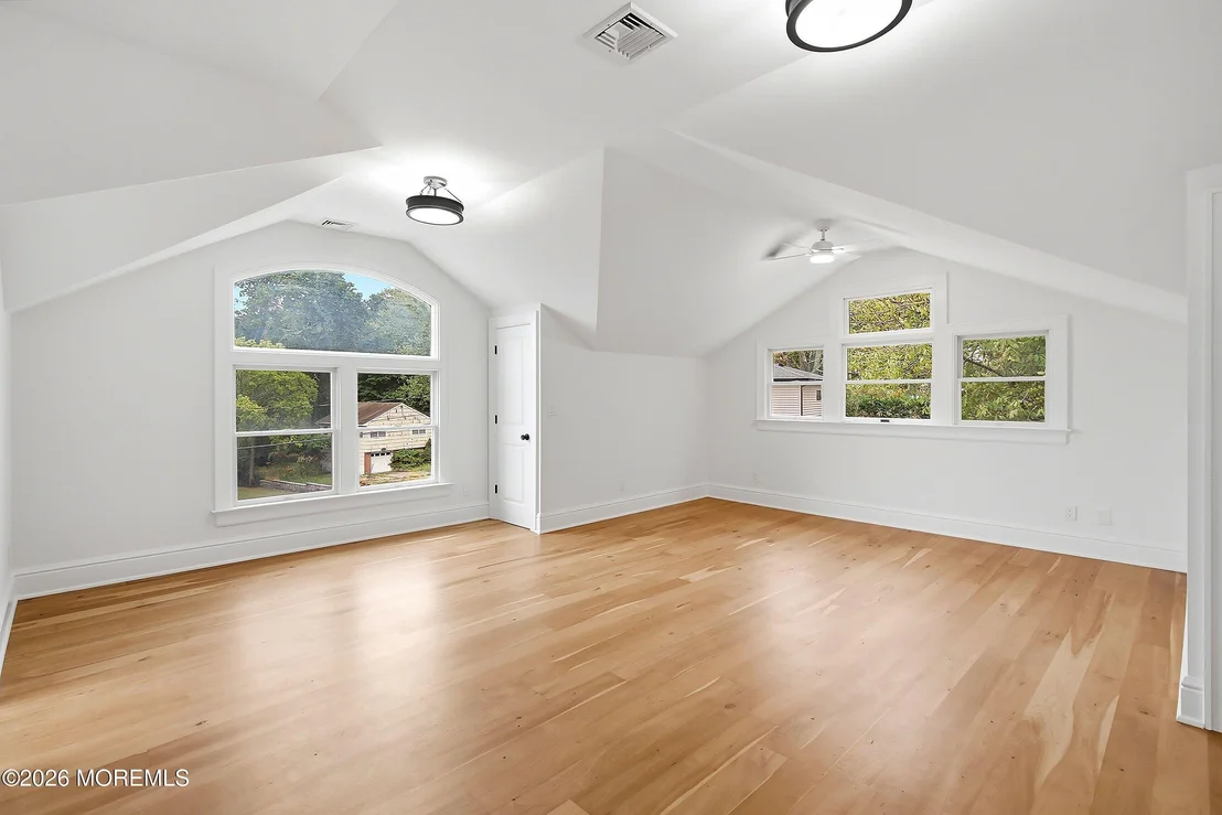 Photo of 4 Oneida Avenue