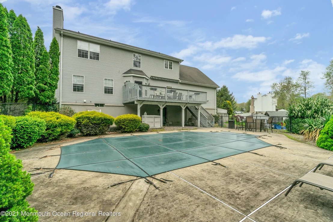 Photo of 7 River Edge Drive