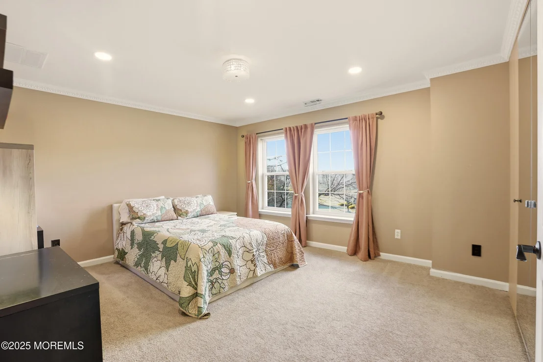 Photo of 2 Woods Edge Drive