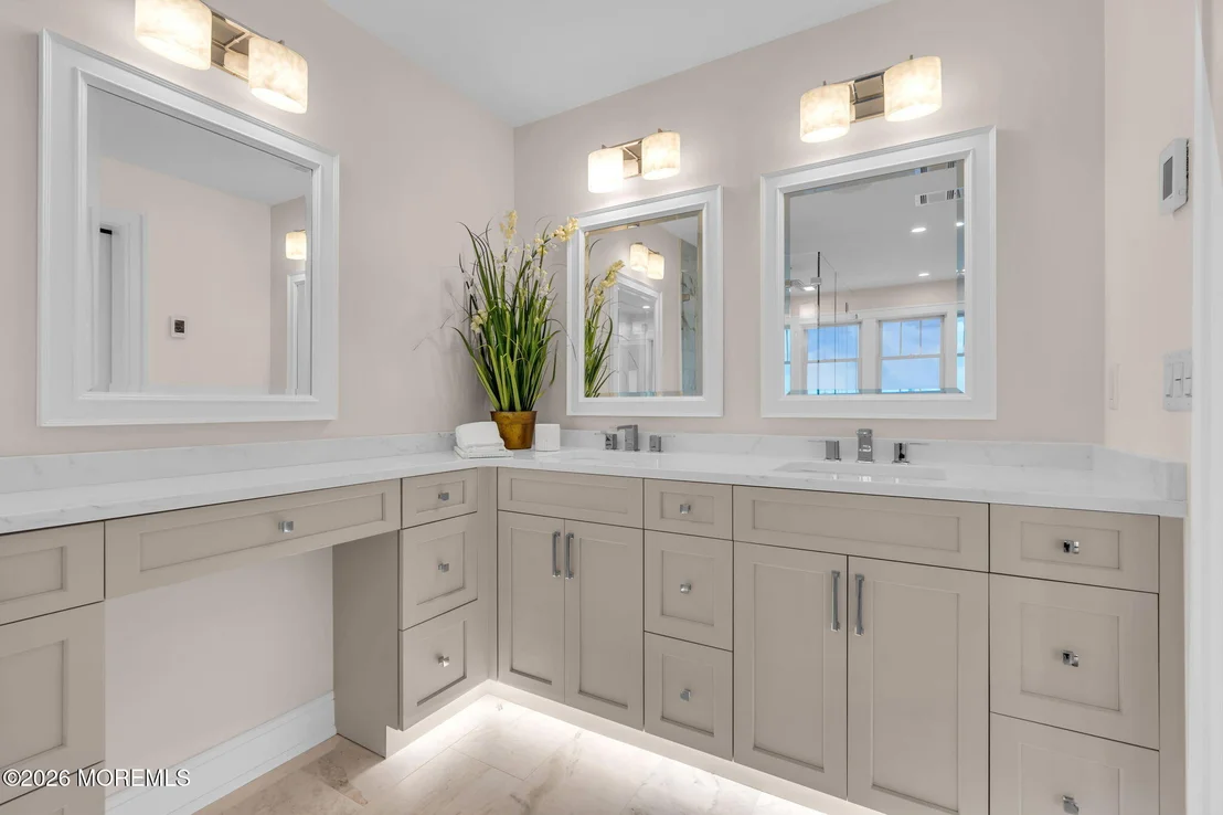 Photo of 151 Pershing Boulevard