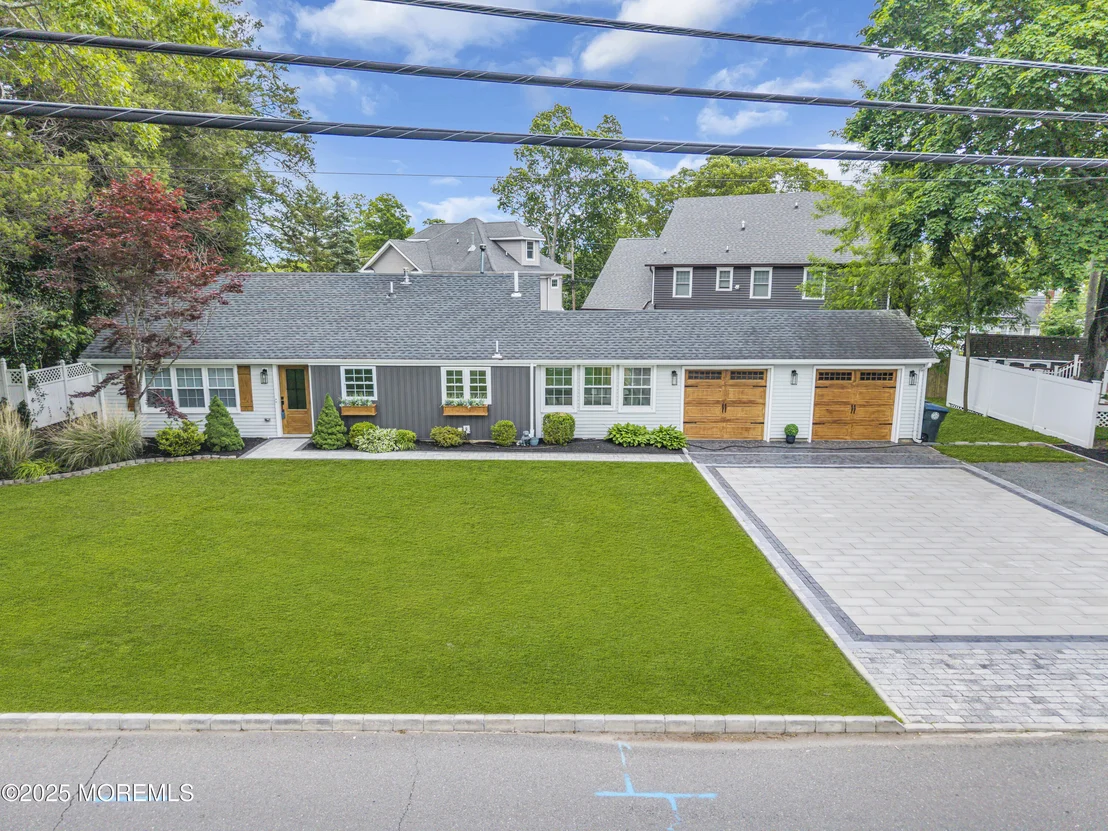 Photo of 2574 Algonkin Trail