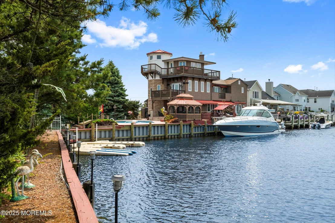 Photo of 54 Cedar Island Drive