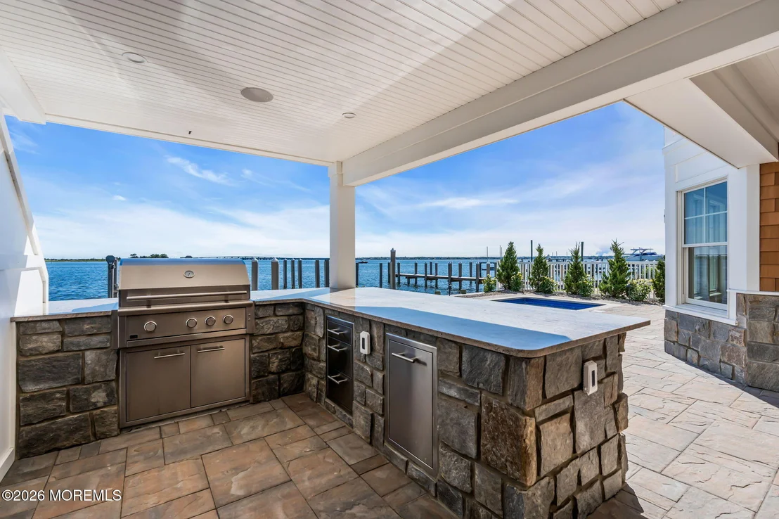 Photo of 153 Pershing Boulevard