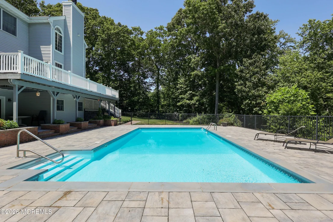Photo of 1908 Shadowbrook Drive