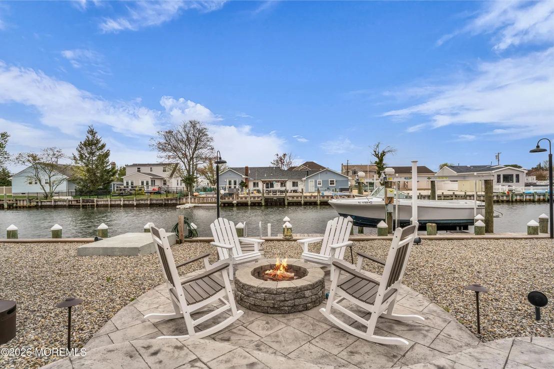 Photo of 933 Montauk Drive