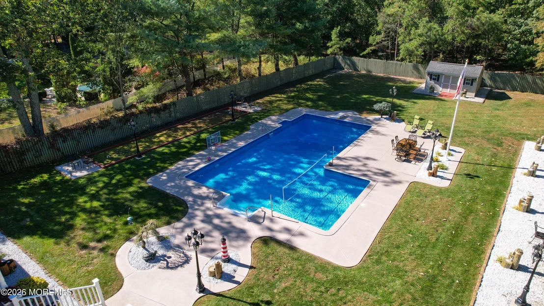Photo of 611 Winterberry Boulevard
