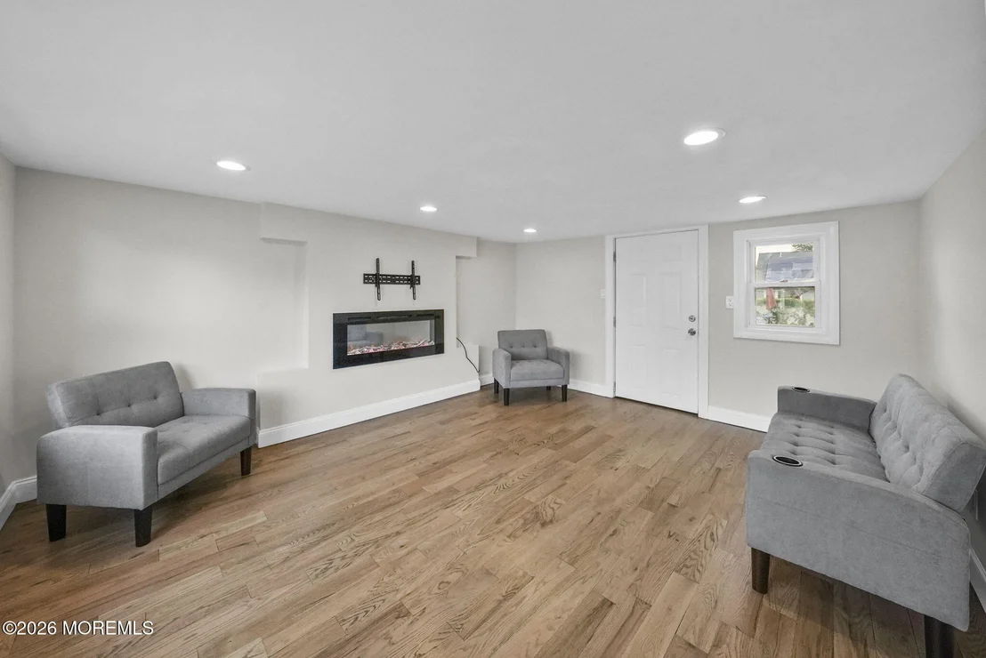Photo of 105 Roosevelt Drive