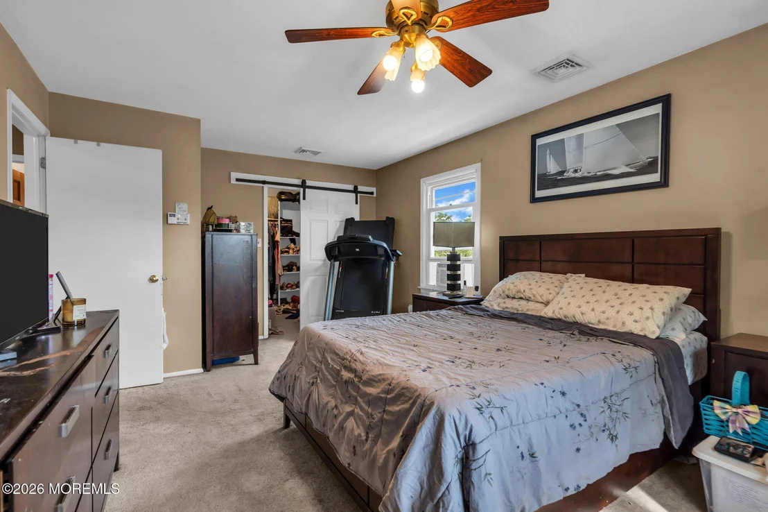 Photo of 2209 Crestwood Drive
