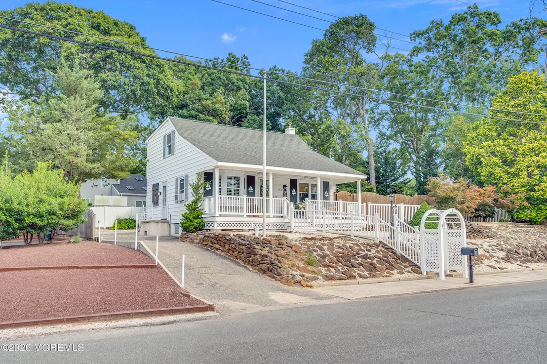 Photo of 157 17th Avenue