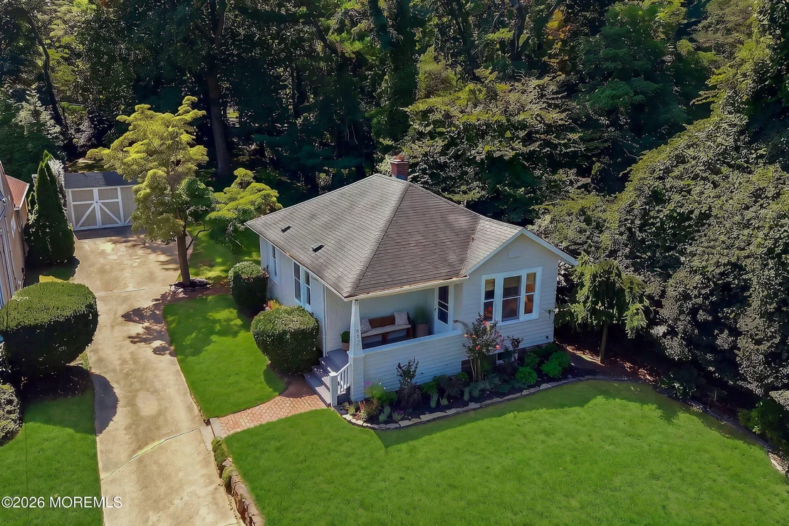 Photo of 642 Locust Point Road