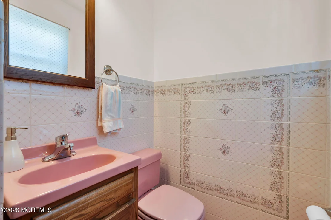 Photo of 52 Cresci Boulevard