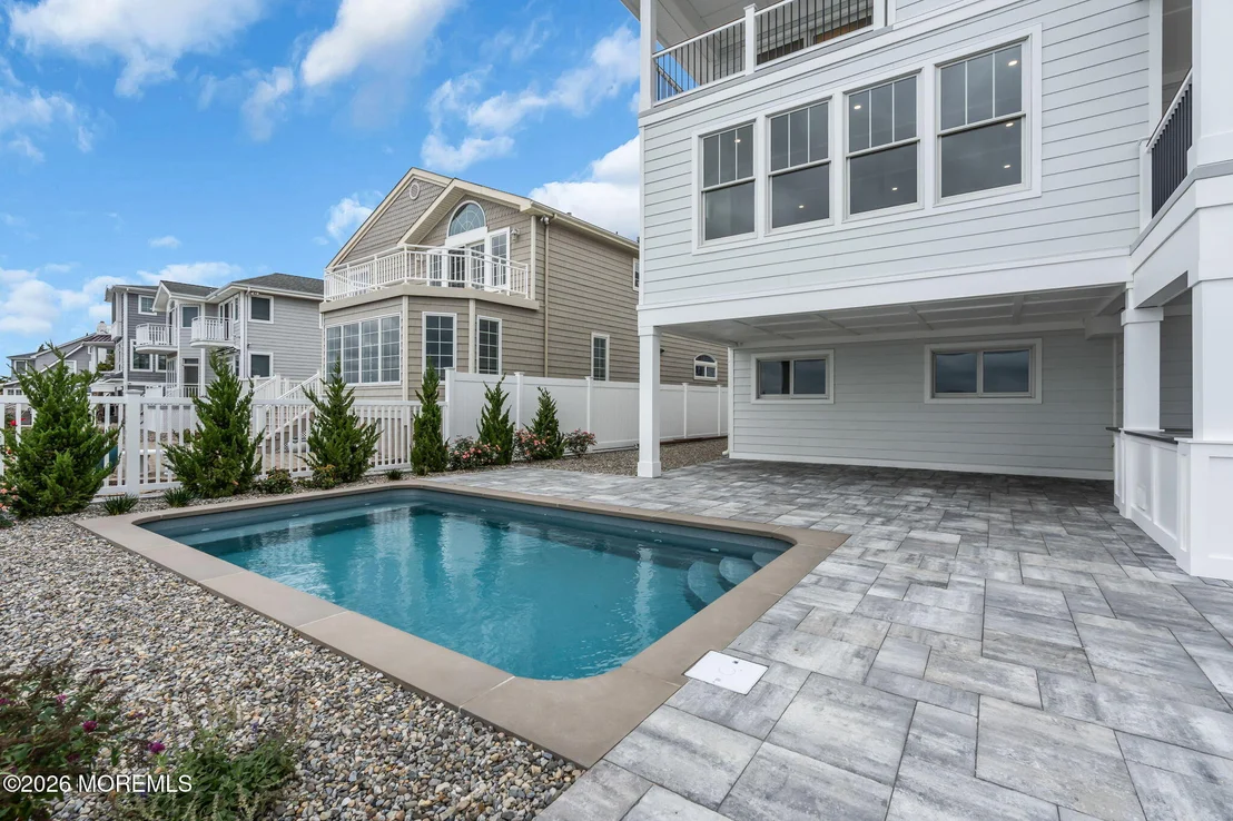 Photo of 151 Pershing Boulevard